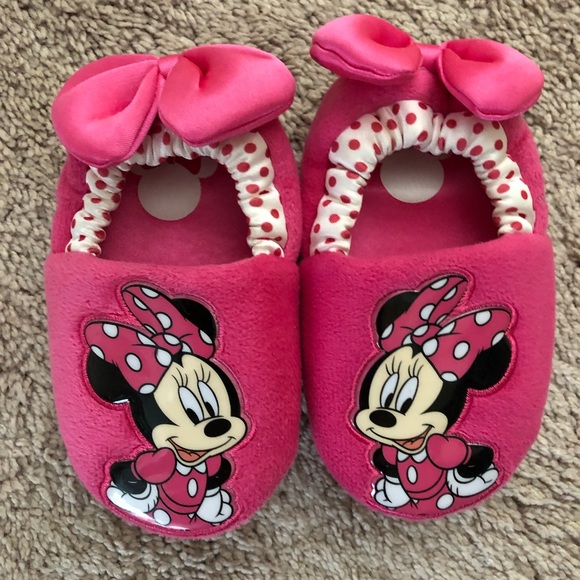 minnie mouse house shoes